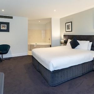 Standard Spa Room